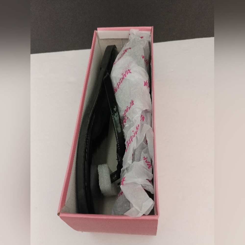 Wilddiva Black Sandals Women's 7.5 New